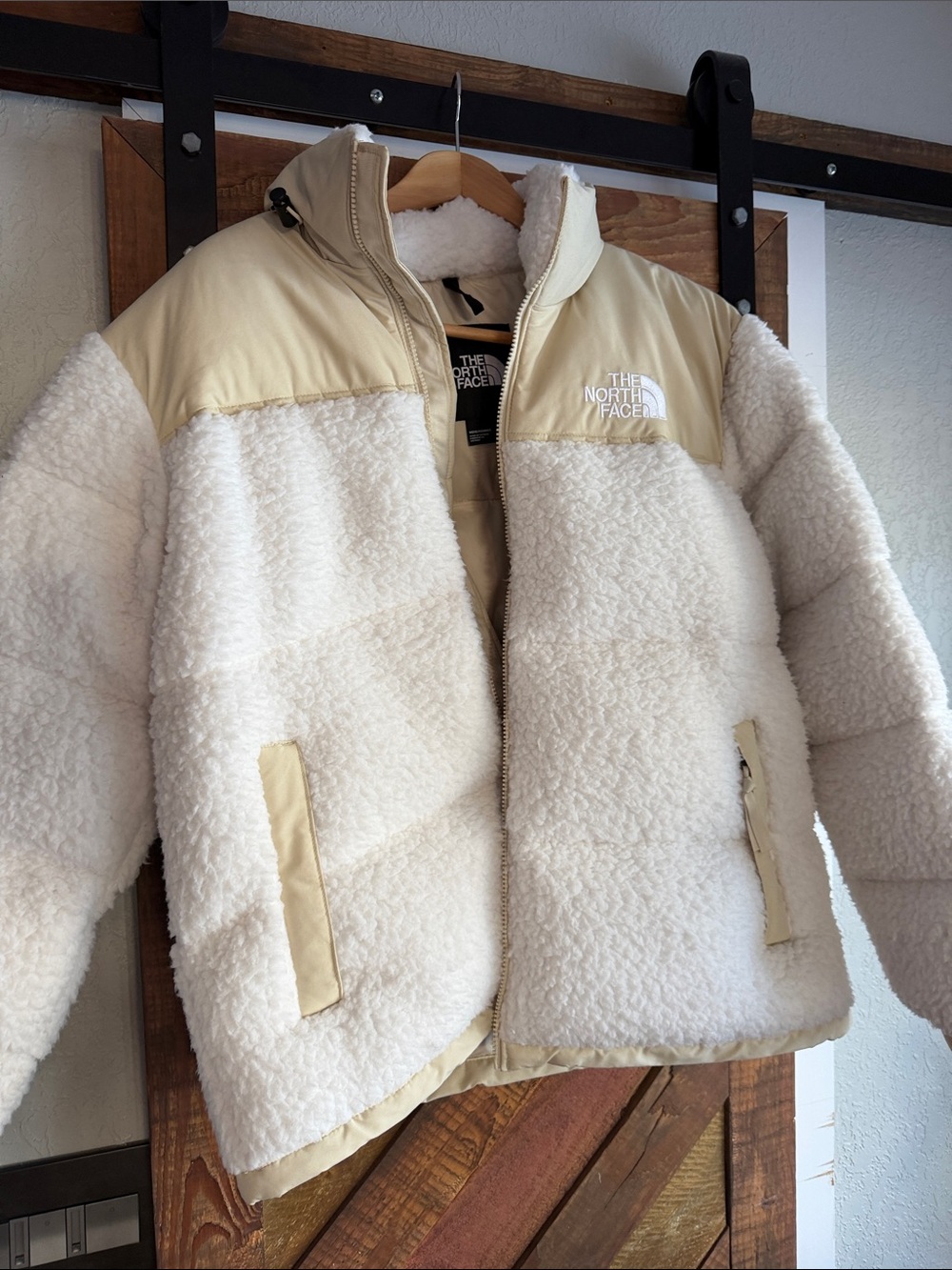 The North Face ivory Sherpa hood Puffer Jacket tan NEW NWT mens L LARGE nuptse